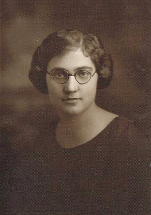 Carrie E Olson (1899 - 1983) Profile